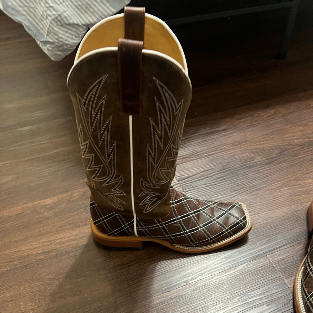 Mens size 10D Anderson Bean Horsepower boots. Only worn once, to small for me